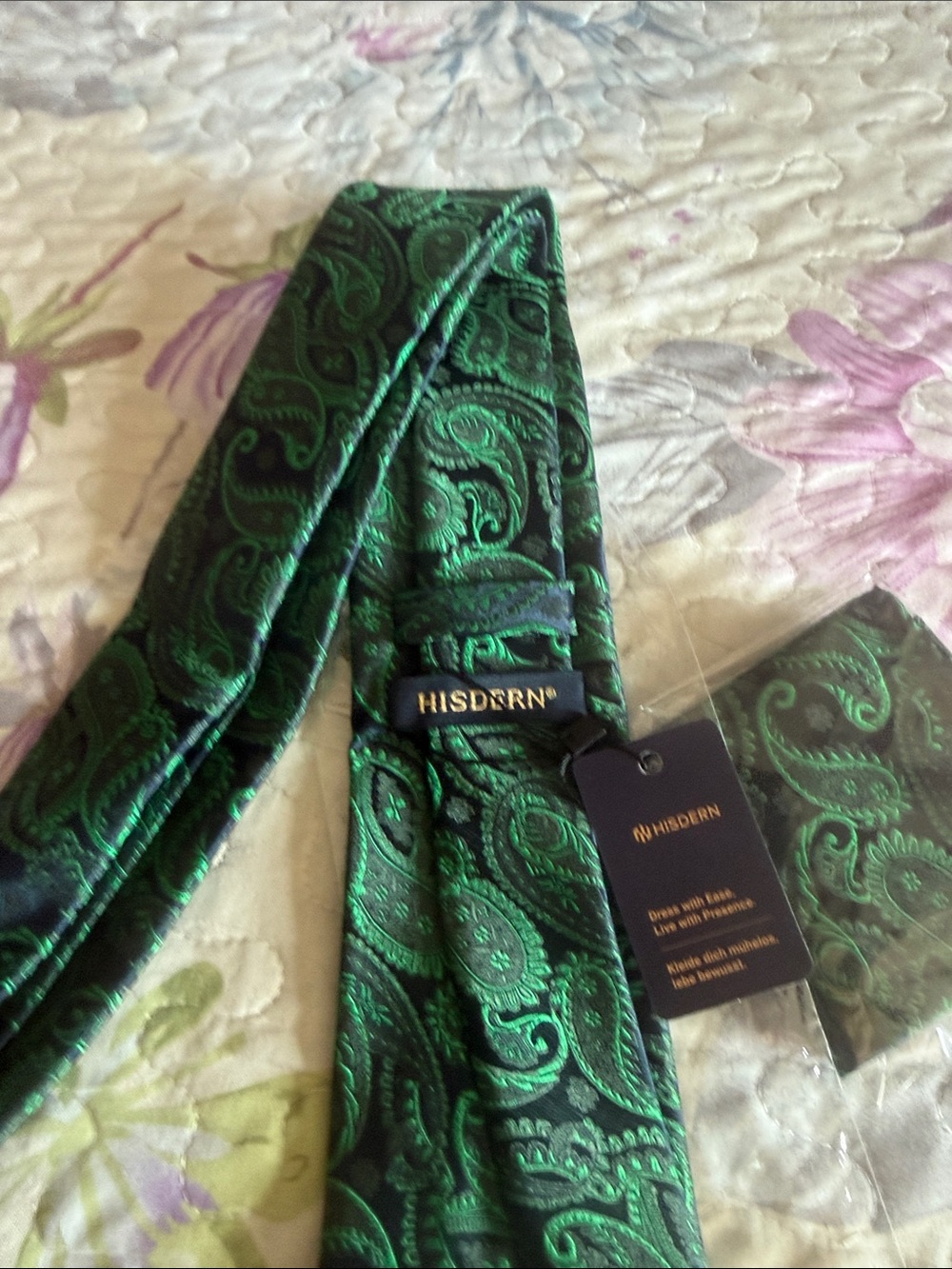 Green Paisley Tie and Pocket Square Set - Classic Formal Accessory - Picture 4 of 6